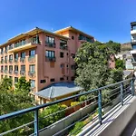 Stylish, 2 Bedroom Apartment In Sea Point W Parking