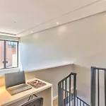 Stylish, 2 Bedroom Apartment In Sea Point W Parking